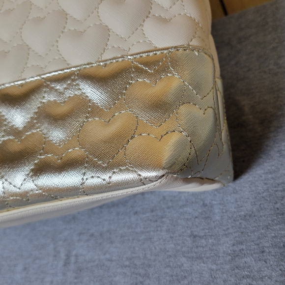 Betsey Johnson Heart Tote ❤️ - Picture 12 of 12